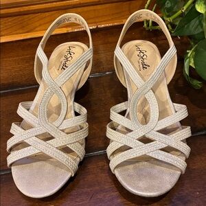 Size 7 Wide Life Stride Yaya Silver Stretch Sandals - Soft System